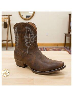 Short Fashion Cowgirl Boot Snip Toe Faux Leather Ankle Western Boot
